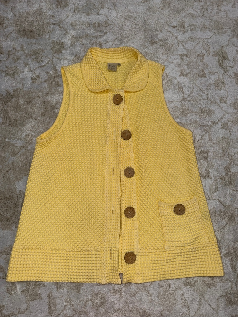 Focus brand - Women’s Yellow Sleeveless Button-Front Knit Vest